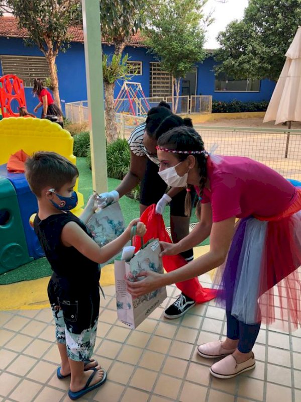 Dia das crianças na Educação Infantil e entrega dos kits para o Fundamental 1 - São Carlos